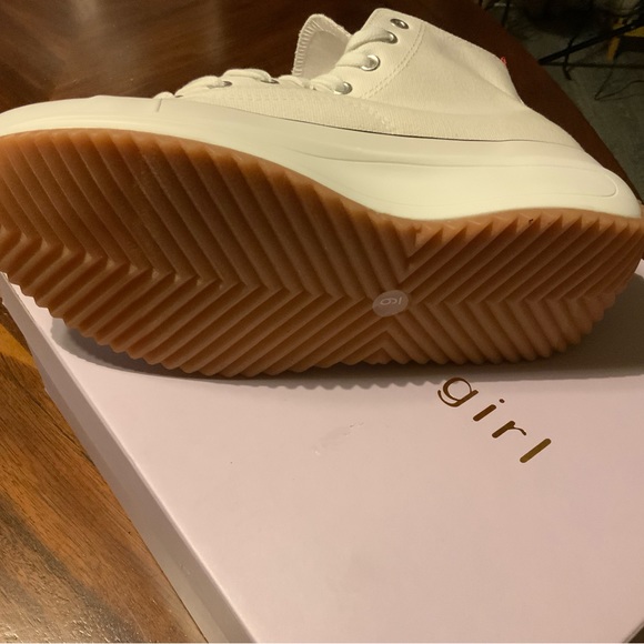 Women size 9 Winona Lace-Up Platform Sneakers by Madden Girl. - Picture 5 of 6